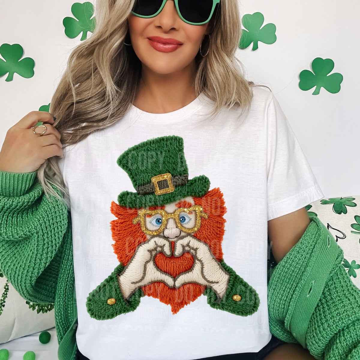 Leprechaun heart hands (SBB) DTF transfer