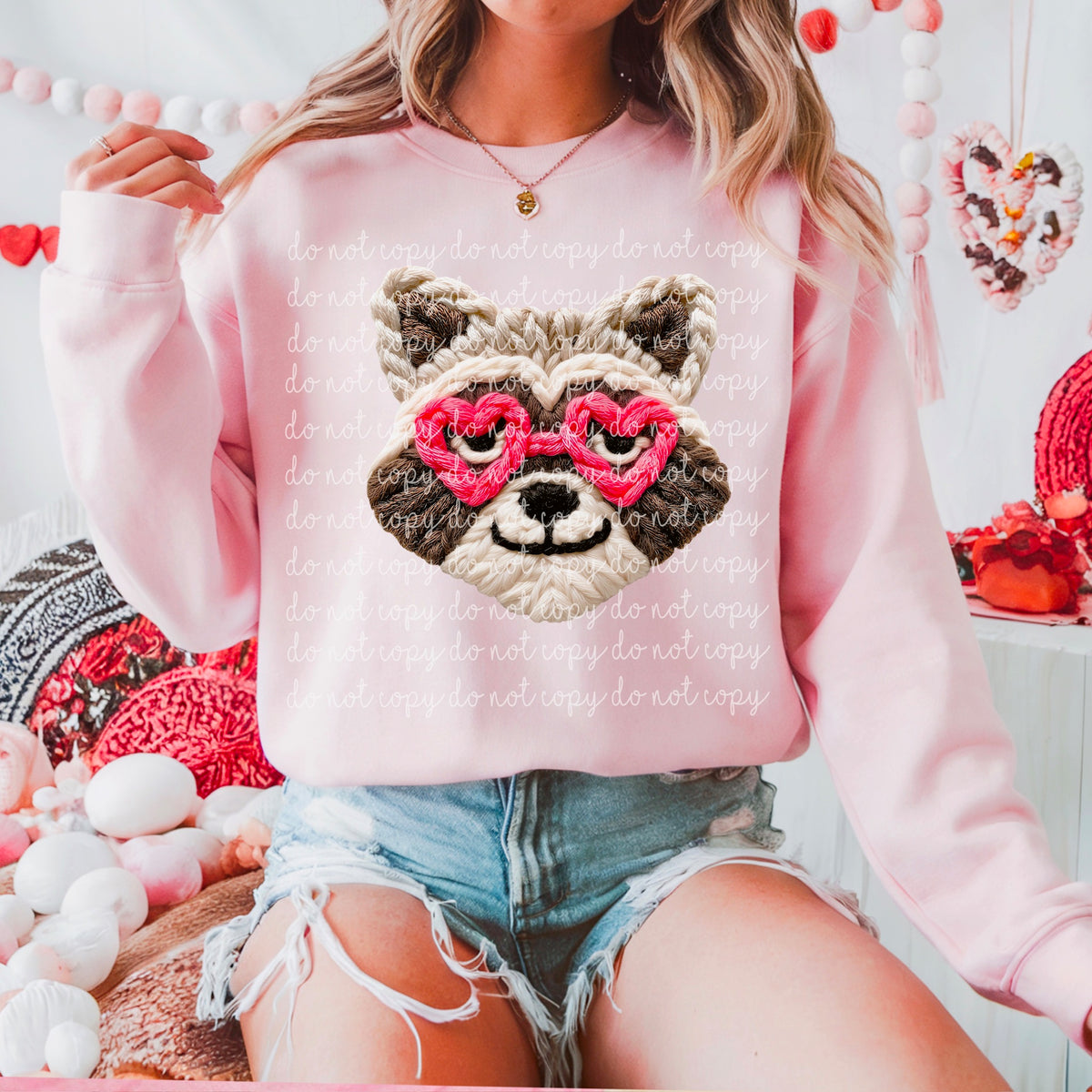 Faux Yarn Raccoon heart glasses 116773 DTF transfer