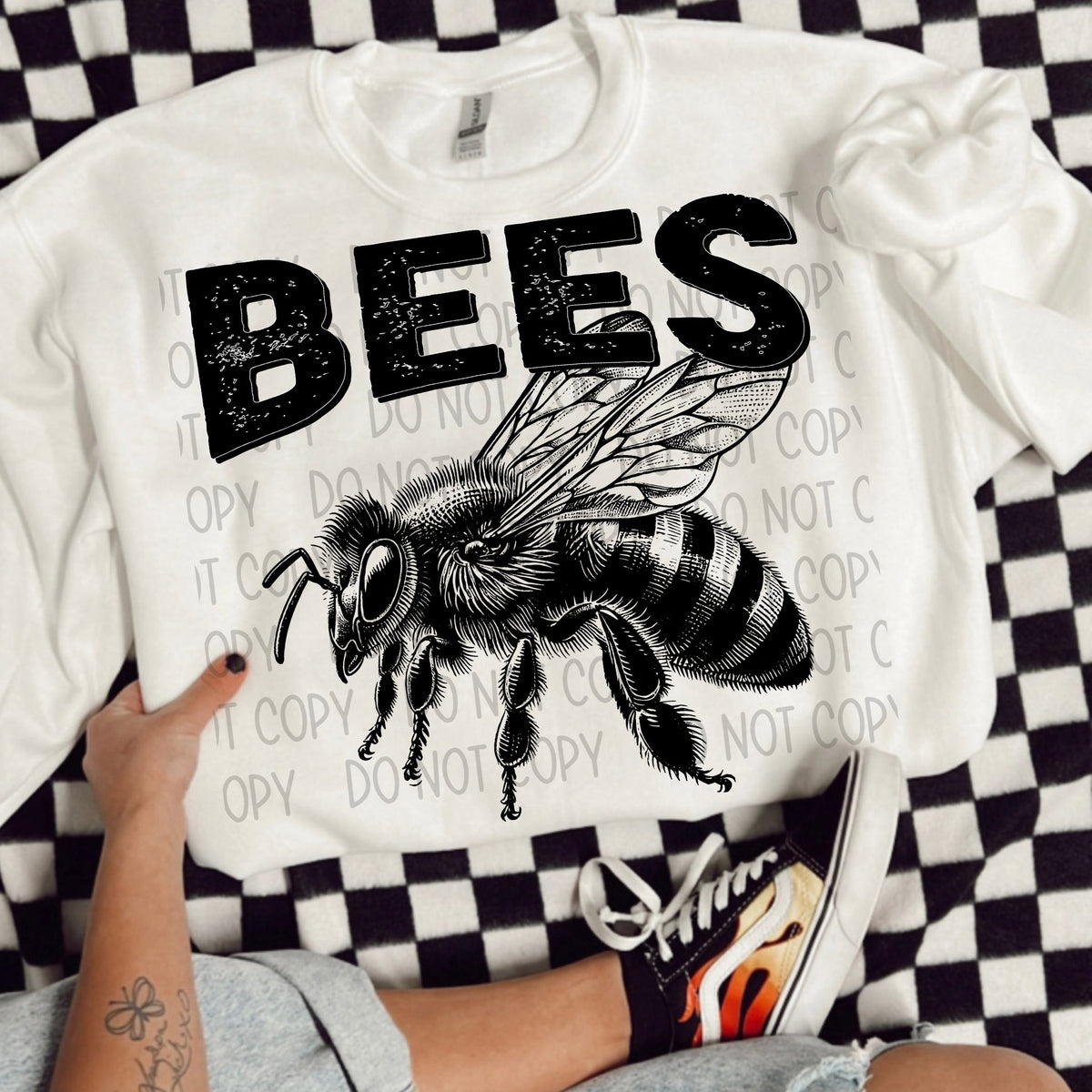 Bees black/white outline DTF transfer