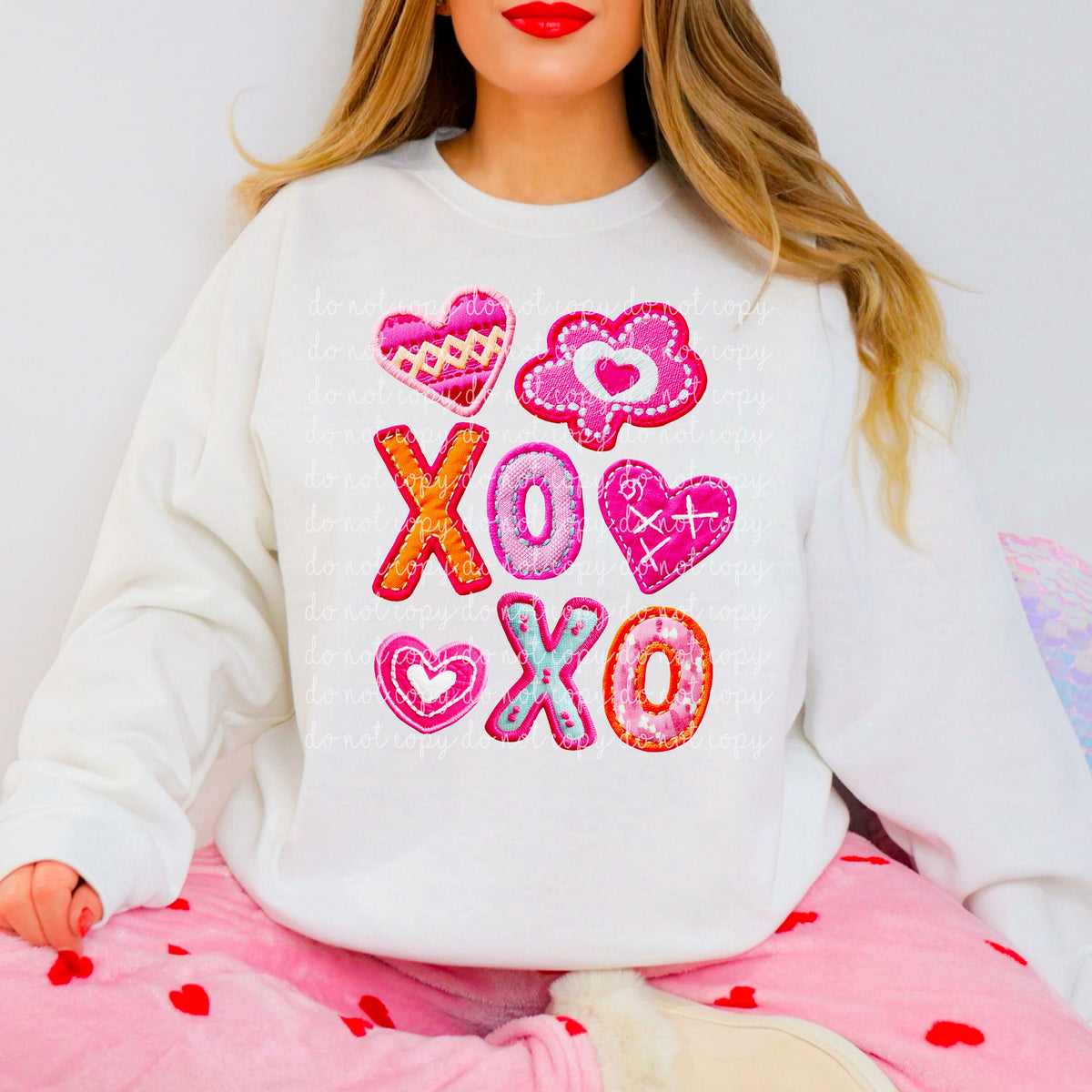 Xoxo faux stitched with hearts 116768 DTF transfer