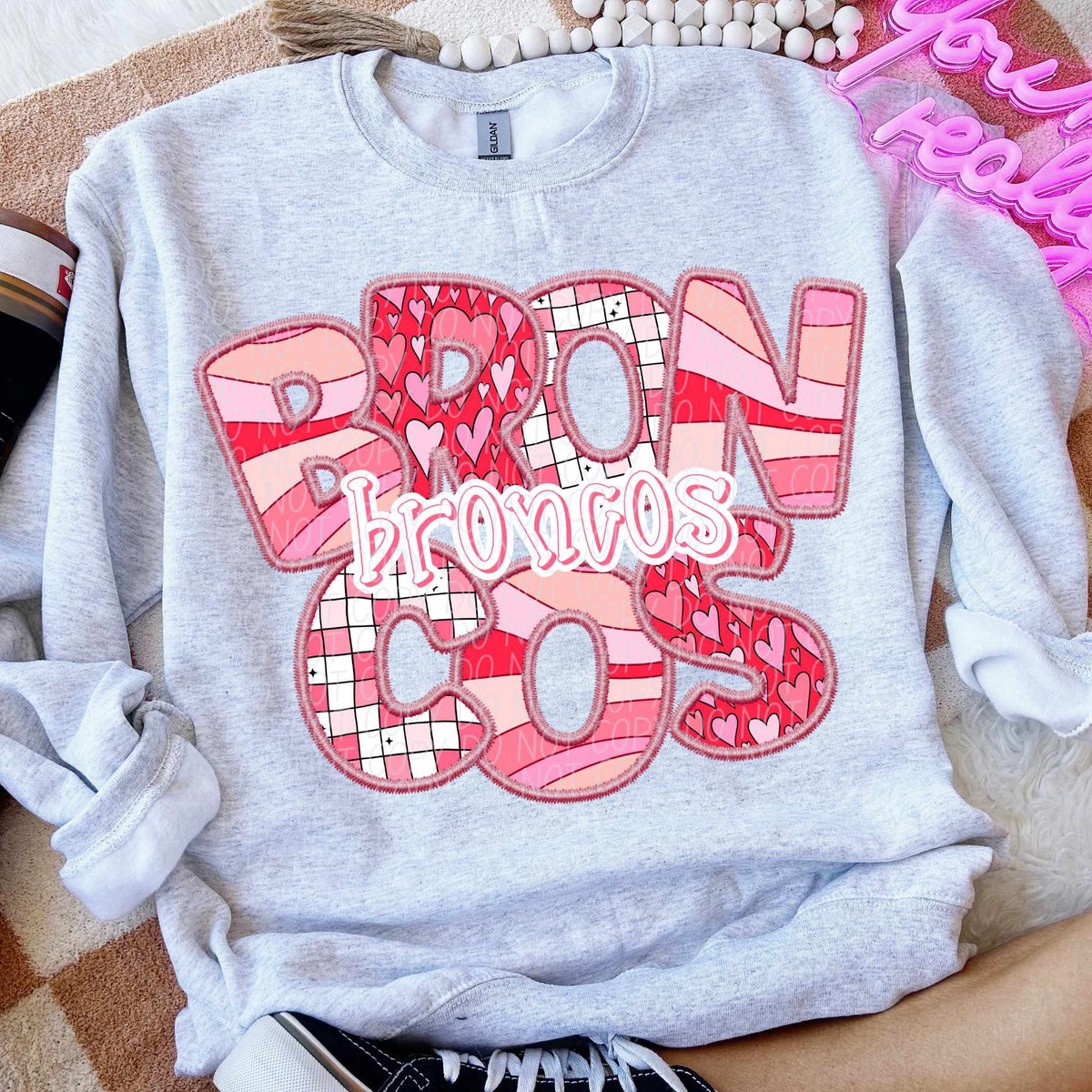 Broncos pink groovy (CITY) 79580 DTF transfer