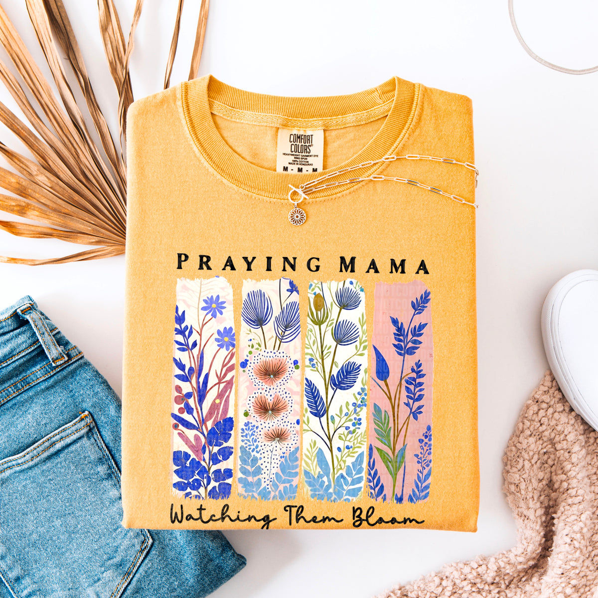 Praying mama watching them bloom blue flowers 95322 DTF transfer