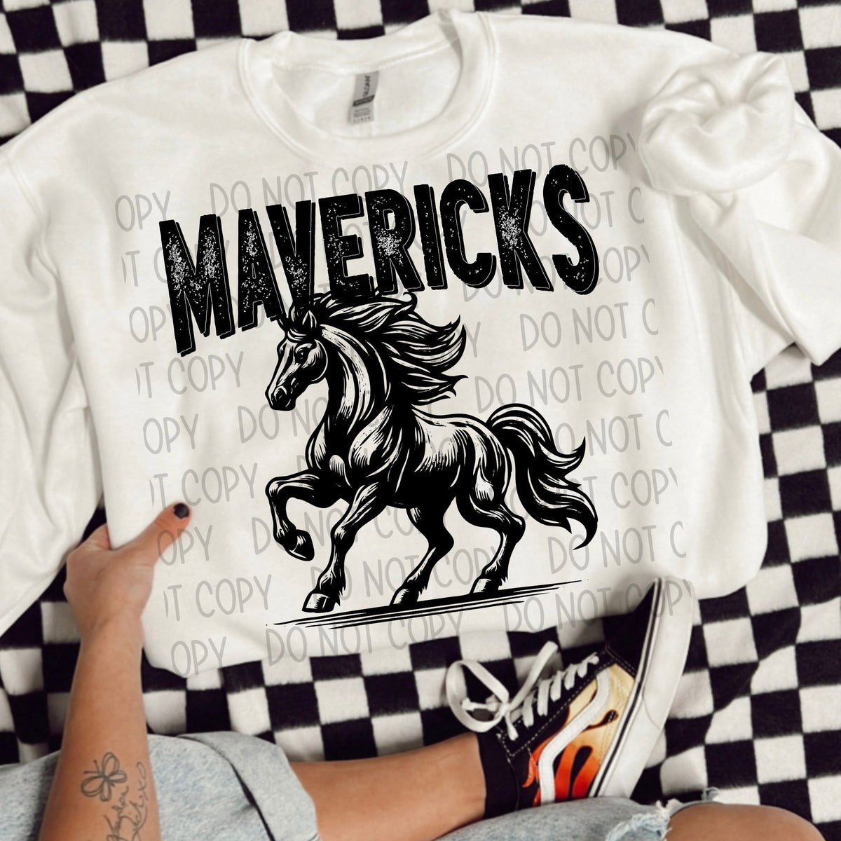 Mavericks horse black/white outline DTF transfer