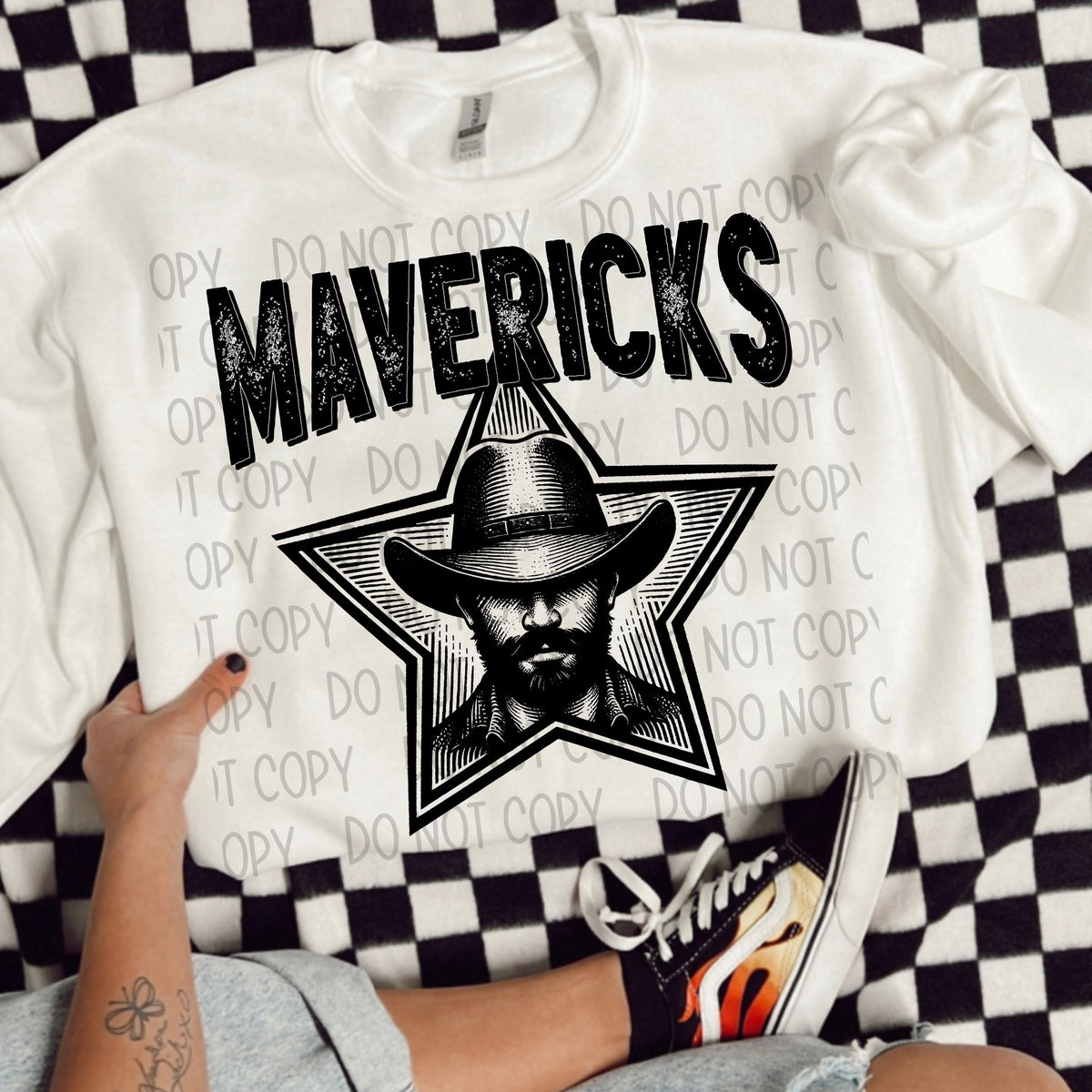 Mavericks star with man black/white outline DTF transfer