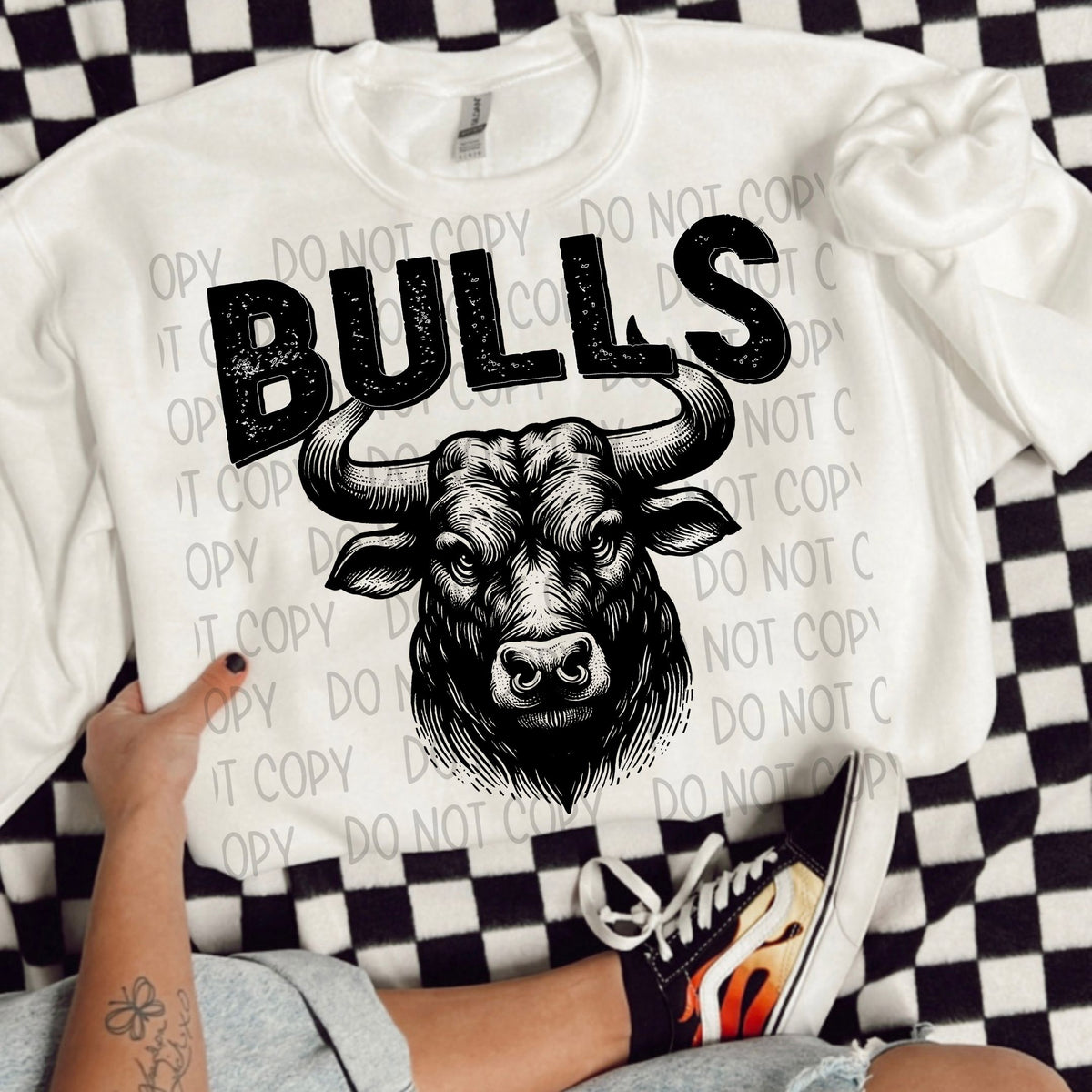 Bulls black/white outline DTF transfer