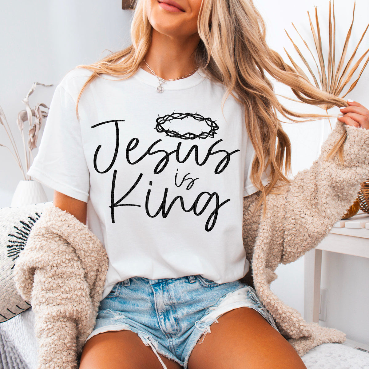 Jesus is king with crown black font 93580 DTF transfer