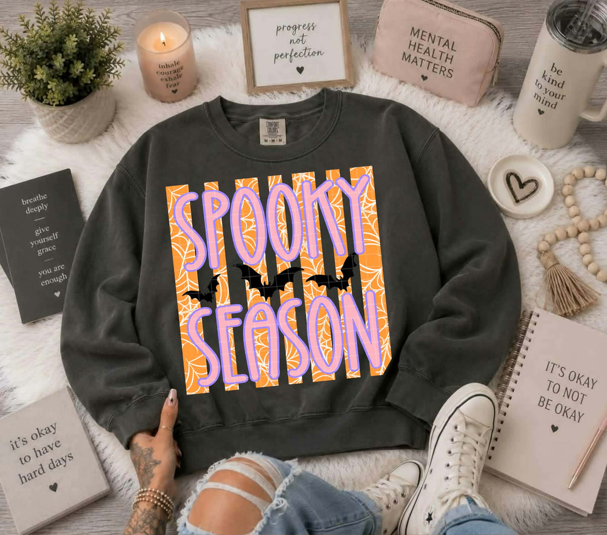 Spooky season stripe background bats (Linda) DTF transfer