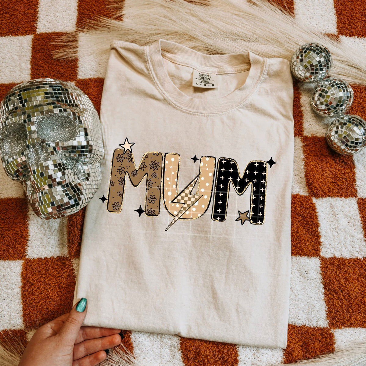 Neutral Mum with lightning bolt (csc) DTF transfer