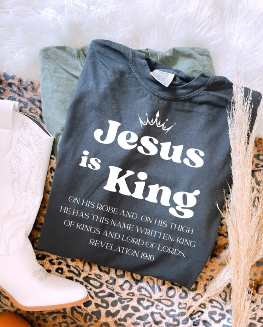 Jesus is king WHITE 106255 DTF transfer