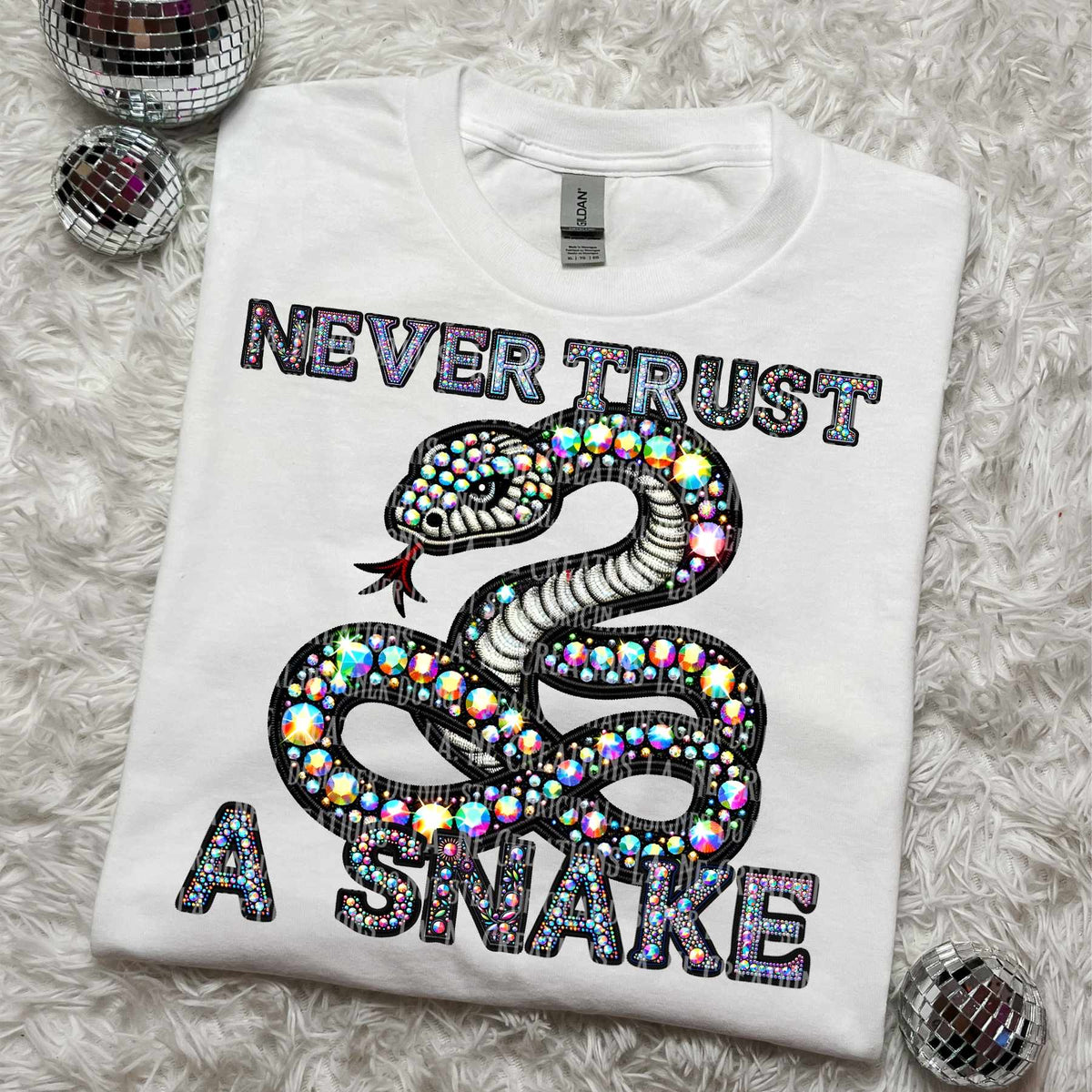 Never trust a snake rhinestone (LANE) 50881 DTF transfer