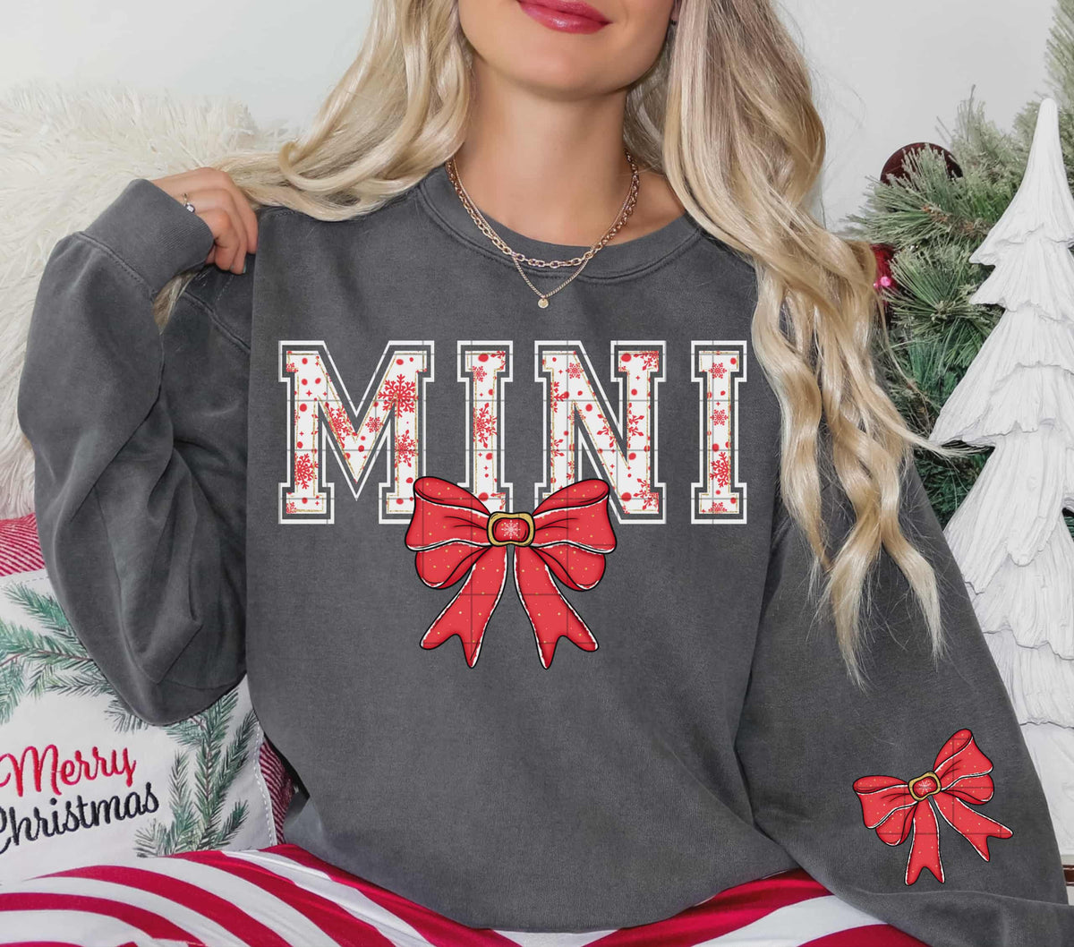 Mini Red Santa bow (front only) (linda) DTF Transfer