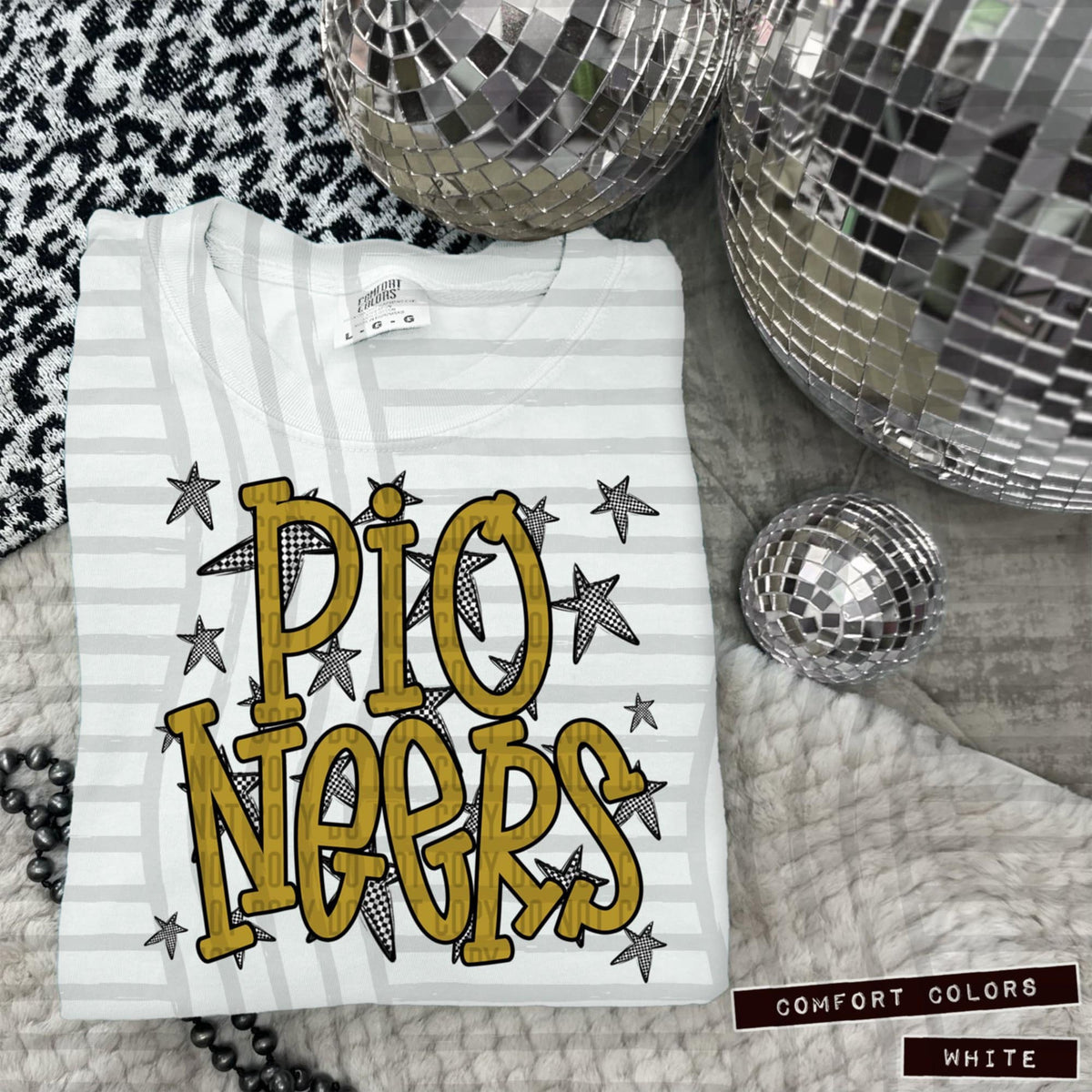 Gold Staggered Mascots (Caplinger)