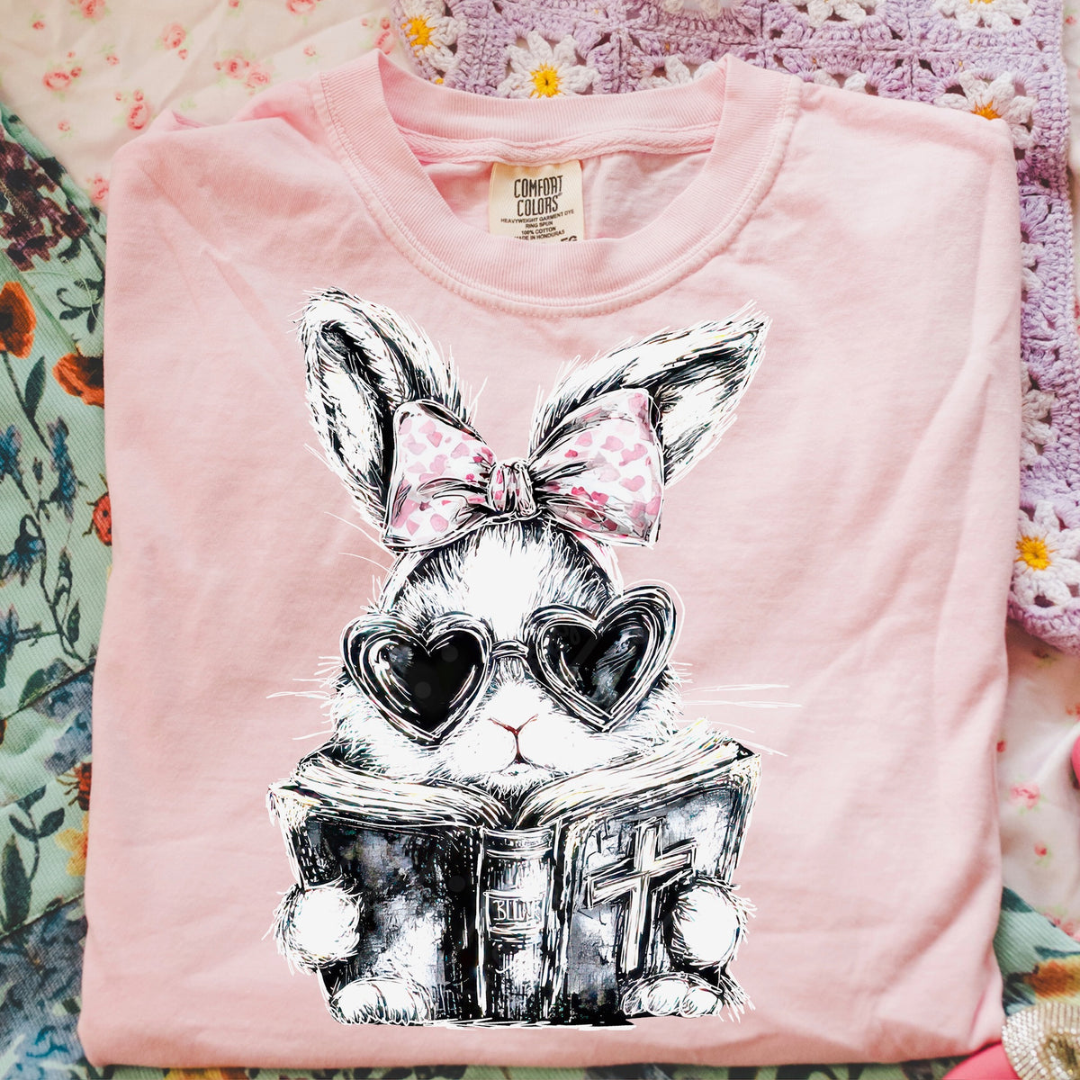 Bunny holding bible (texasgal) DTF Transfer