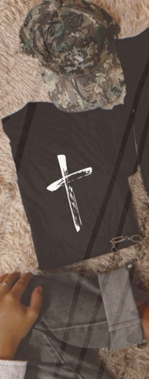 White grunge cross pocket (TGG) 92460 DTF transfer