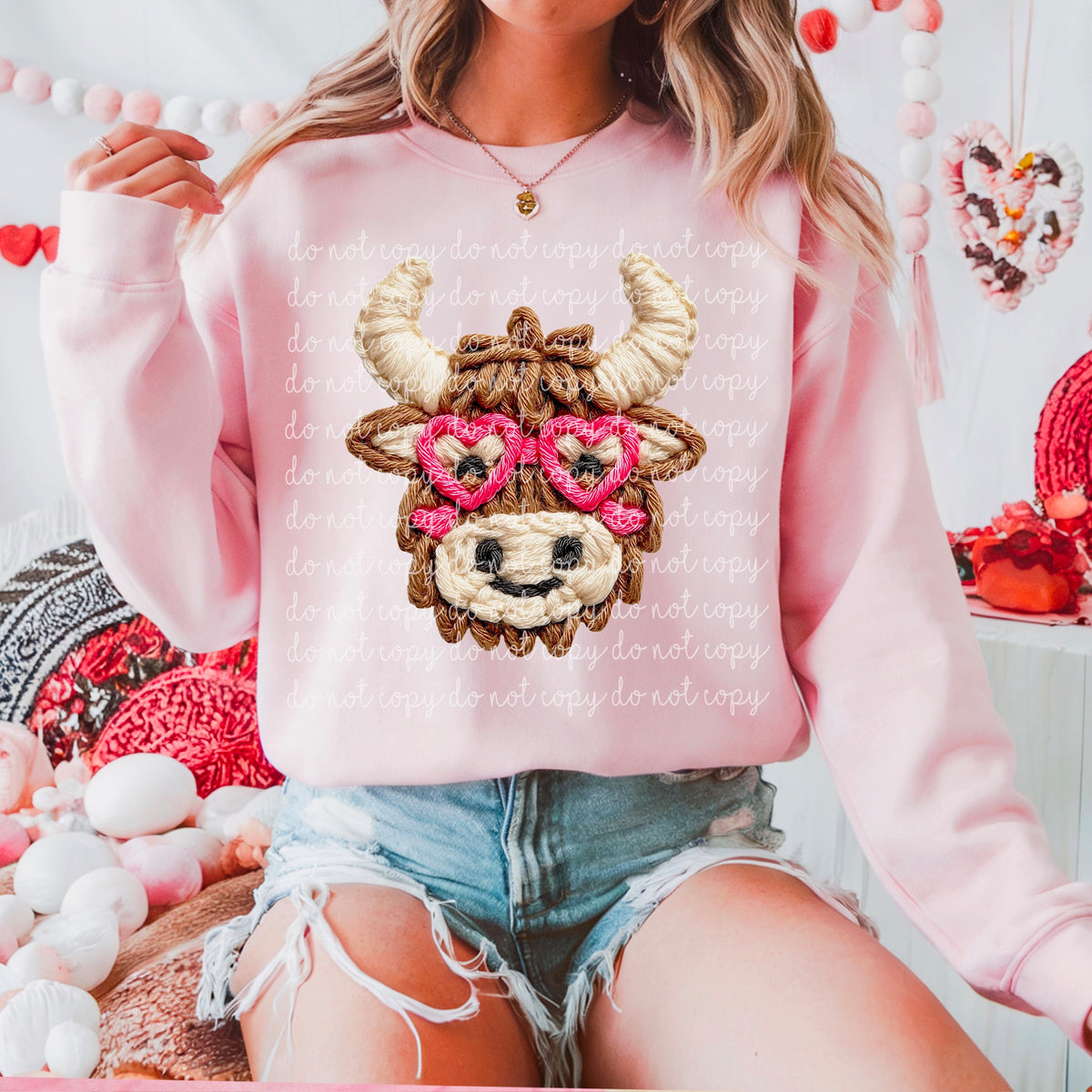 Faux Yarn Highland Cow heart glasses DTF transfer