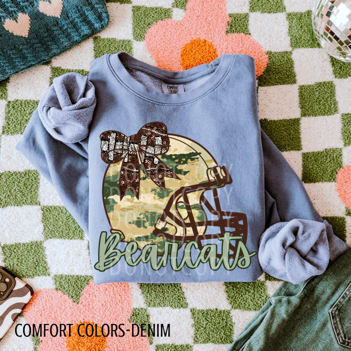 Bearcats Camo Football Helmet with Bow (csg) DTF transferr