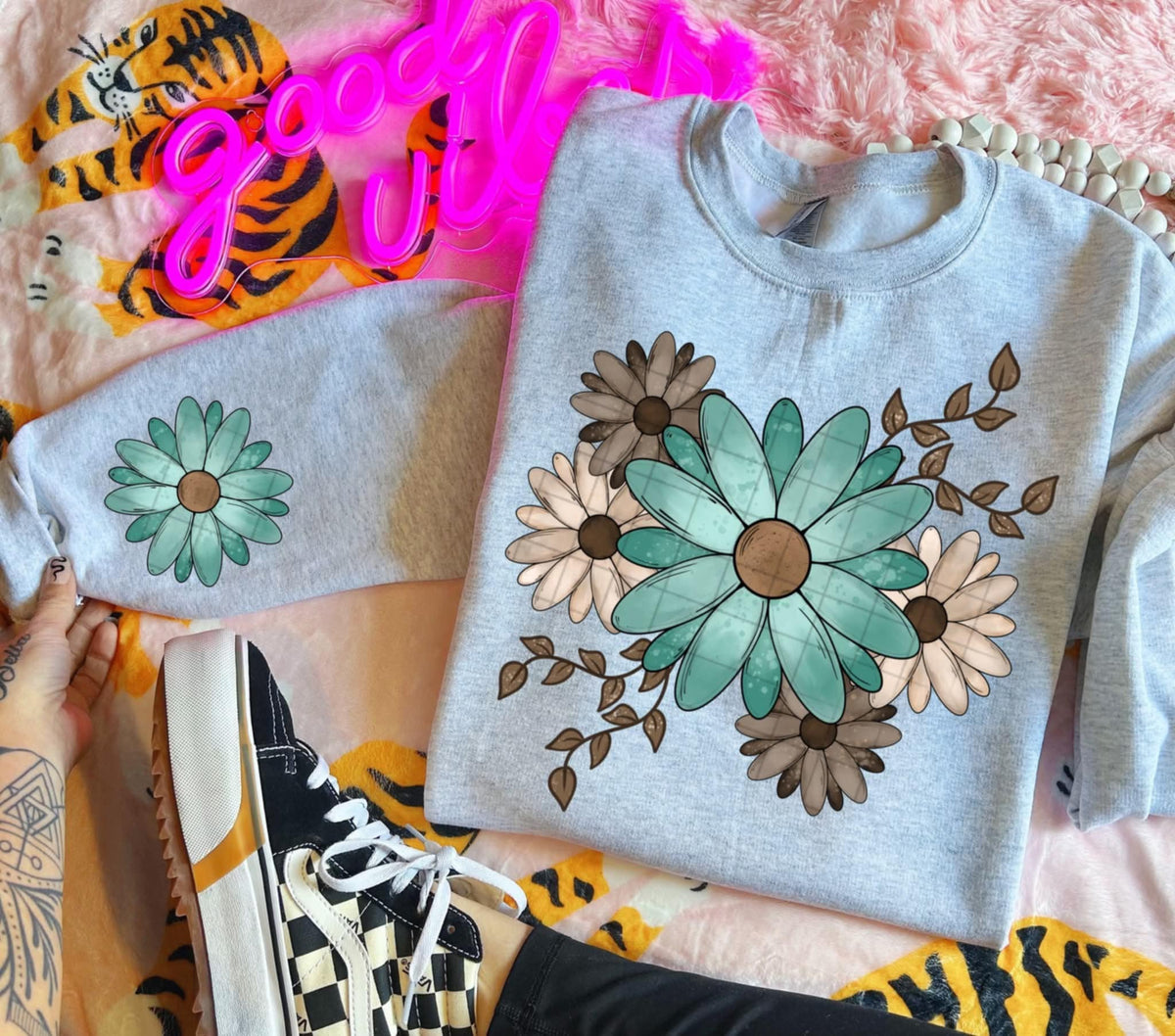 Blue sunflower cluster FRONT (Linda) 107900 DTF transfer