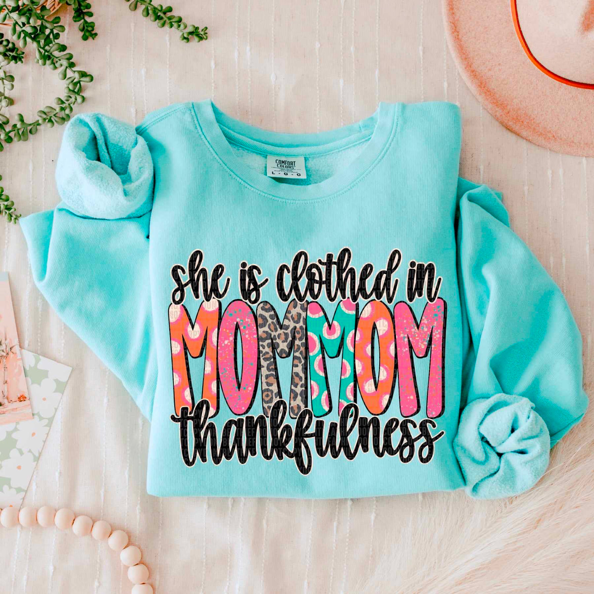 She is clothed in thankfulness mommom 53544 DTF transfer