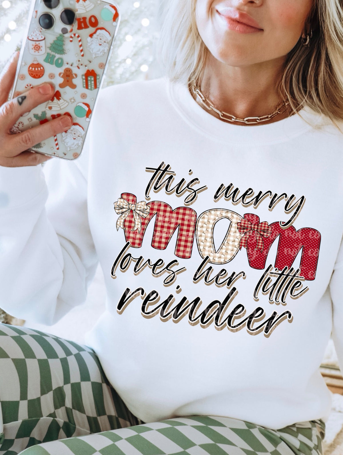 Mom loves her reindeers (DDD) DTF transfer