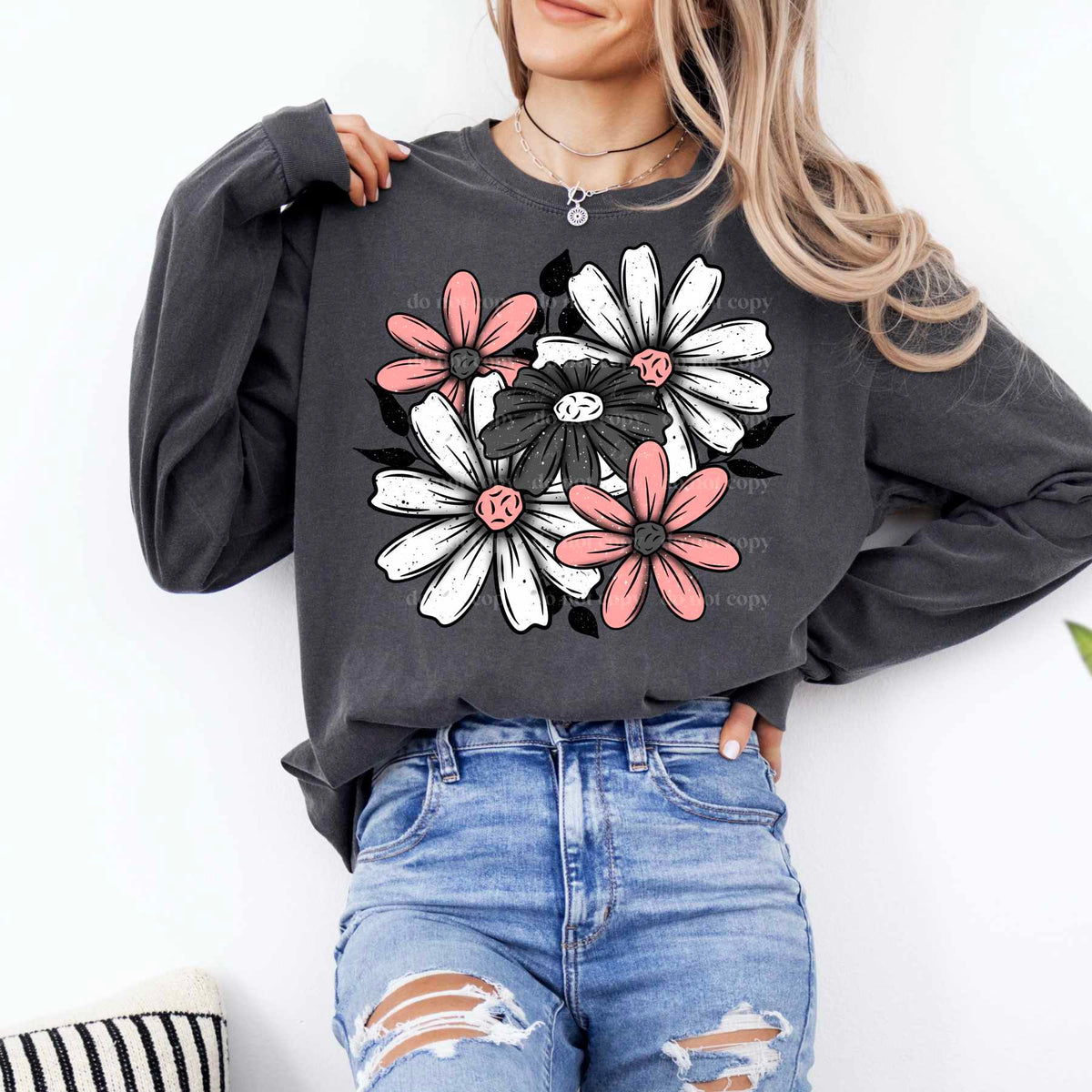 Pink, black, and white flowers (CSC) 77294 DTF transfer