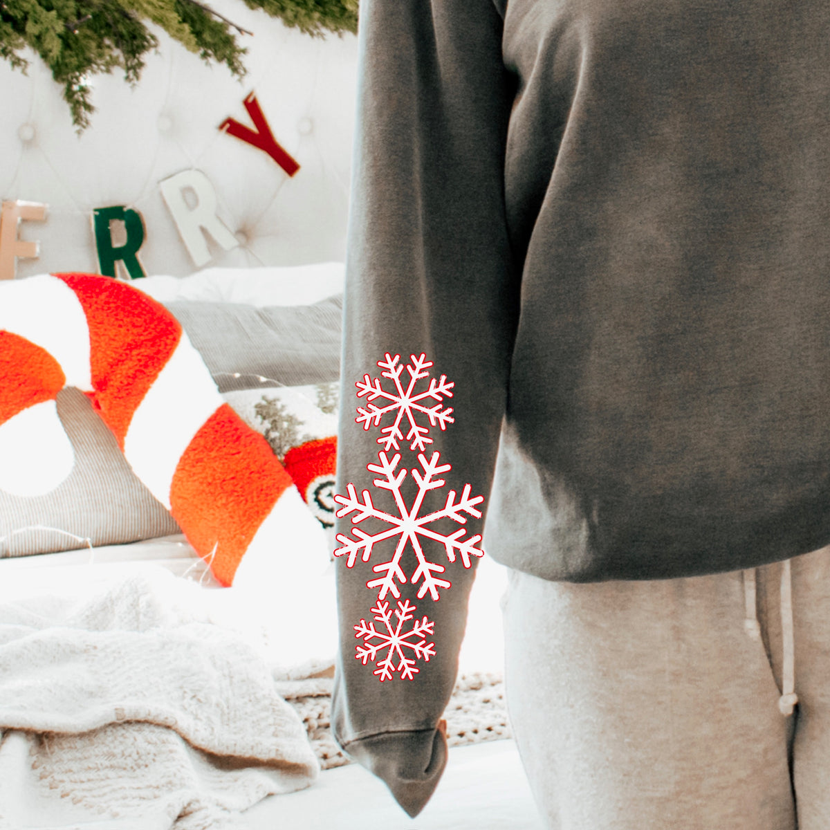 Red and white snowflakes 117419 DTF Transfer