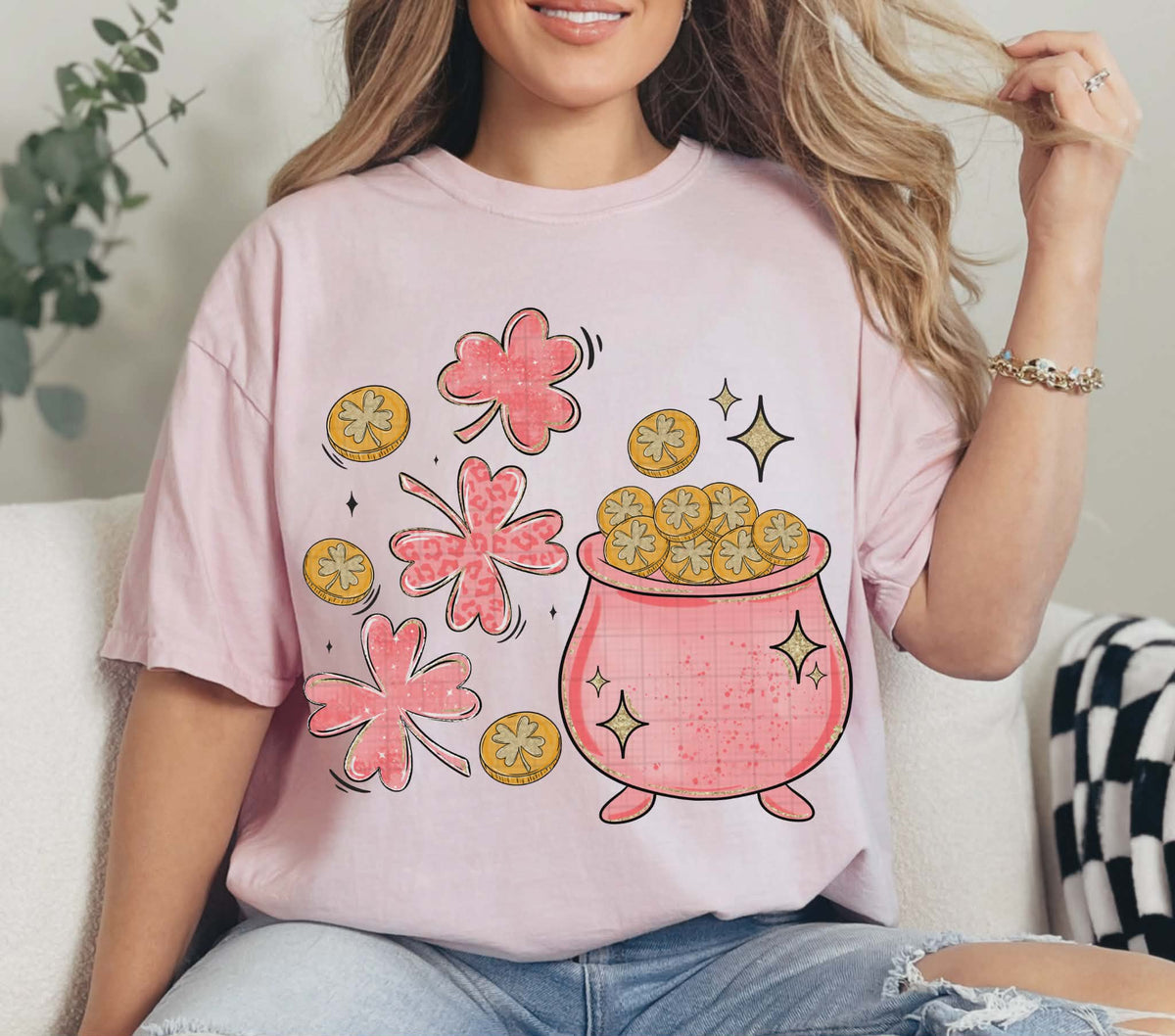 Pink Clovers coins and pot of gold (LINDA) DTF transfer