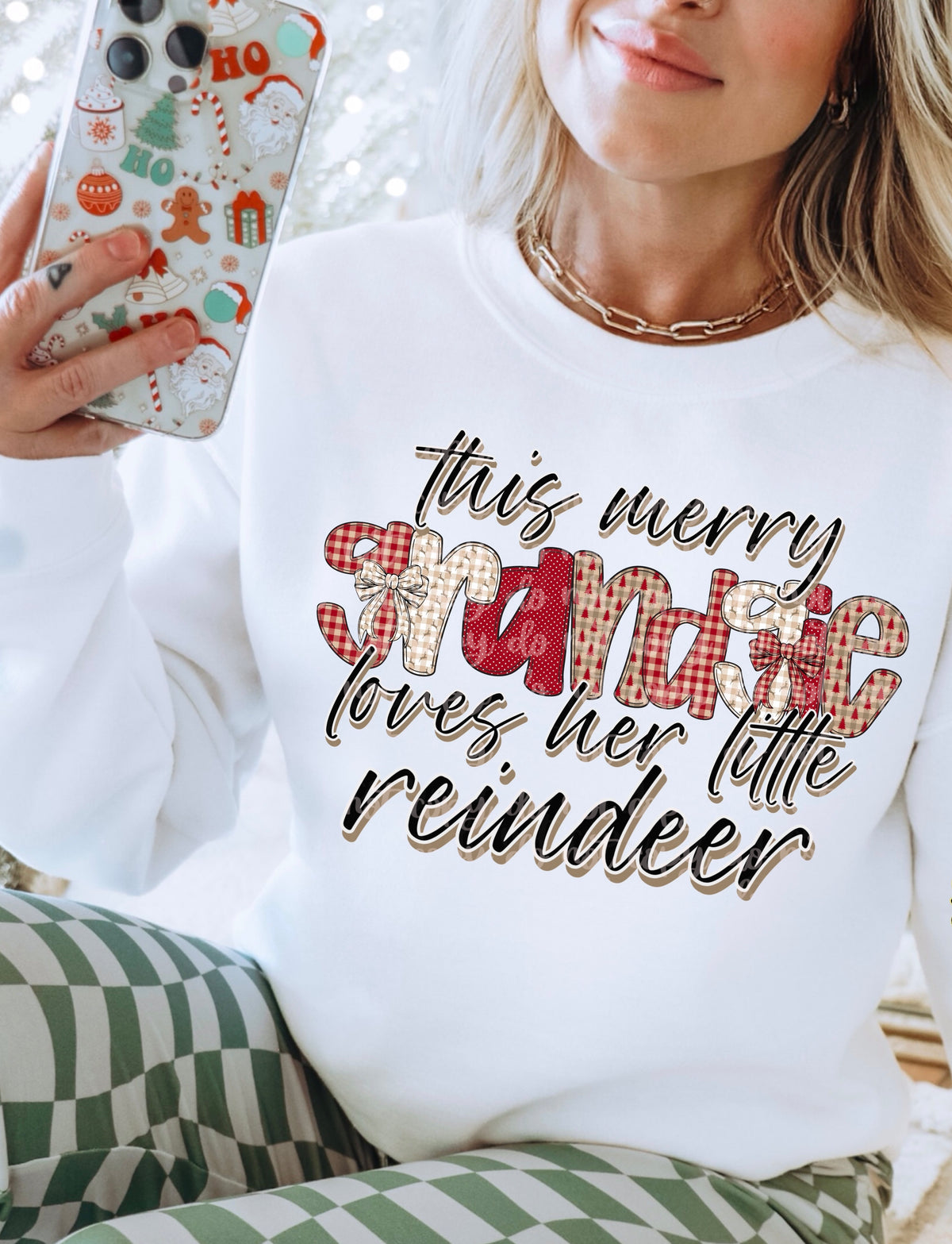 Grandgie loves her reindeers (DDD) DTF transfer