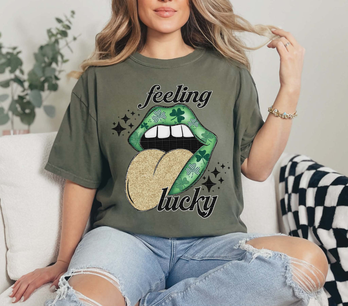 Feeling lucky Lips gold tongue (linda) DTF transfer