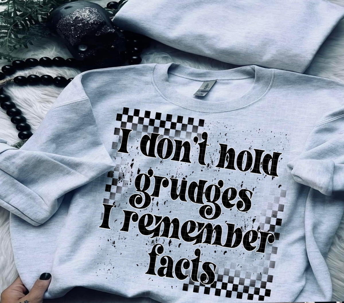 I dont hold grudges faded checker BLACK (linda) 111202 DTF transfer