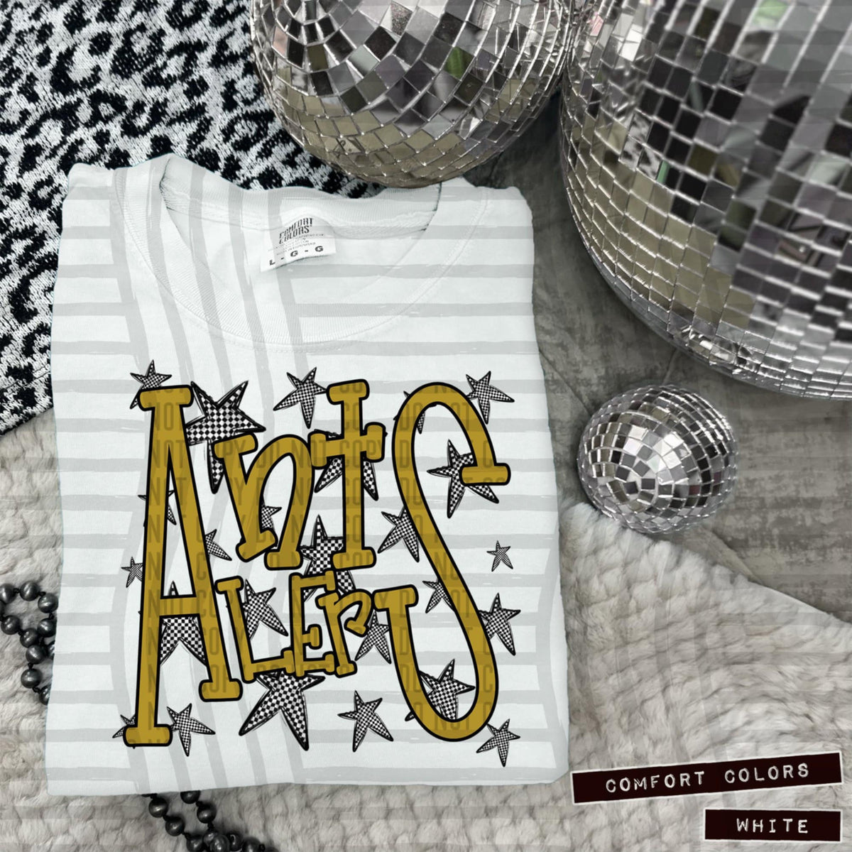 Gold Staggered Mascots (Caplinger)