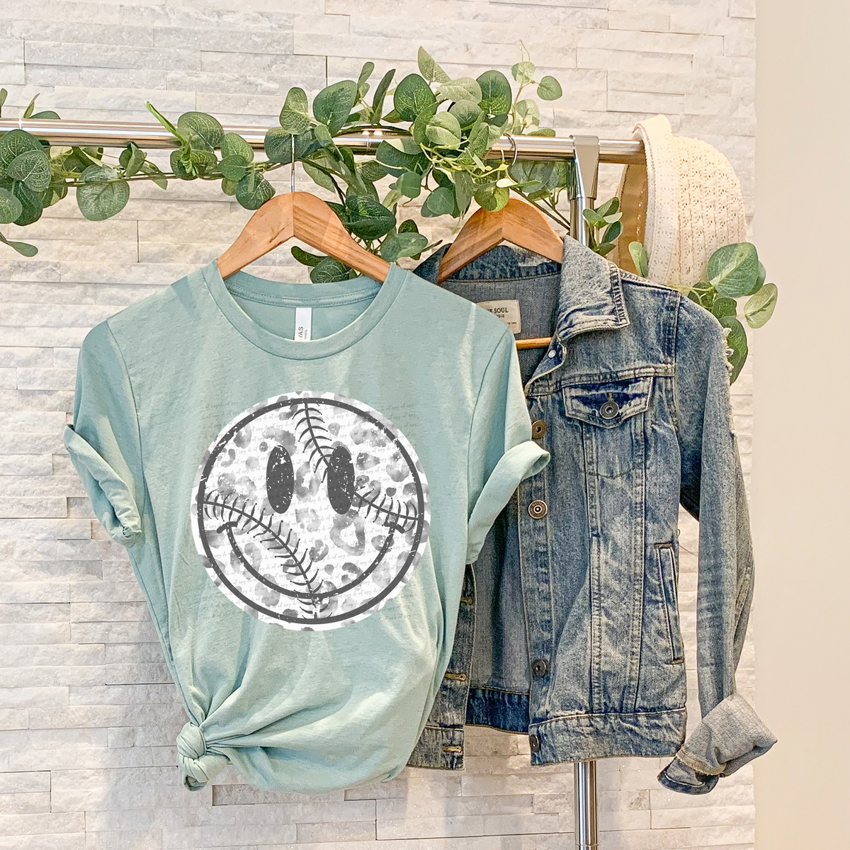 Black Ball Smiley 81882 DTF Transfer