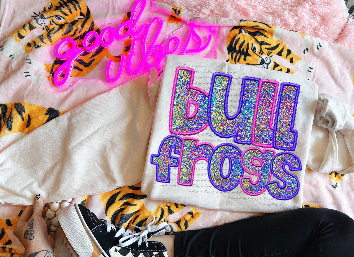 Bullfrogs Faux Embroidery Pink Blue 74965 DTF Transfer