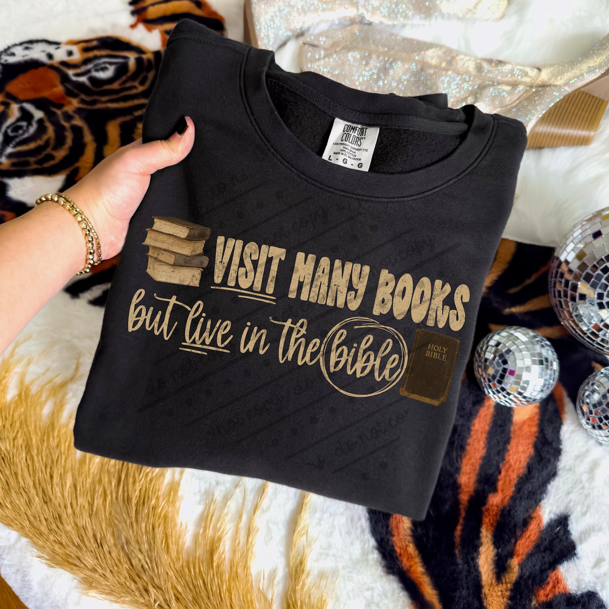 Visit many books but live in the bible cream text (scarlow) DTF transfer