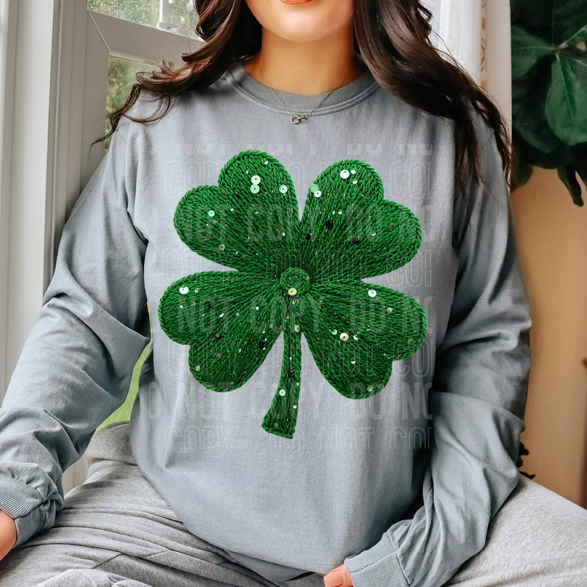 Faux yarn and sequin 4 leaf clover (SBB) DTF transfer