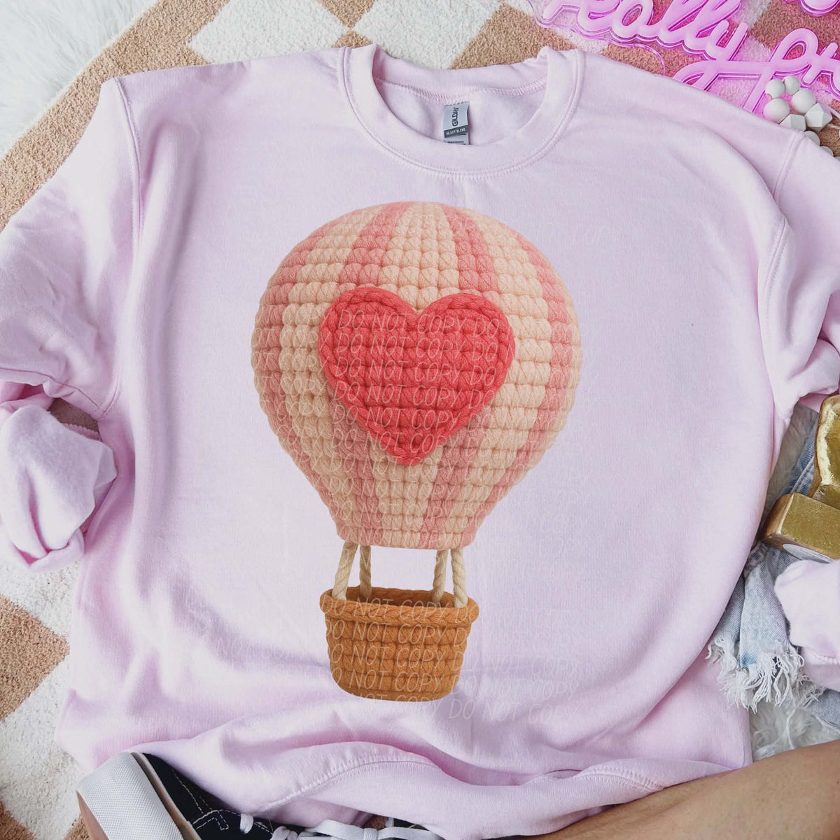 Faux crochet heart air balloon (city) DTF transfer