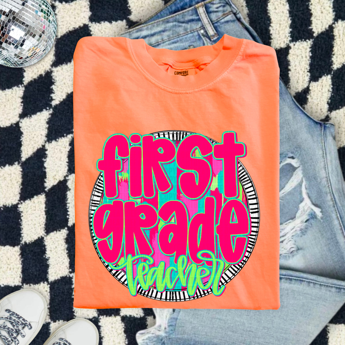 First grade teacher pink font circle 103886 DTF transfer