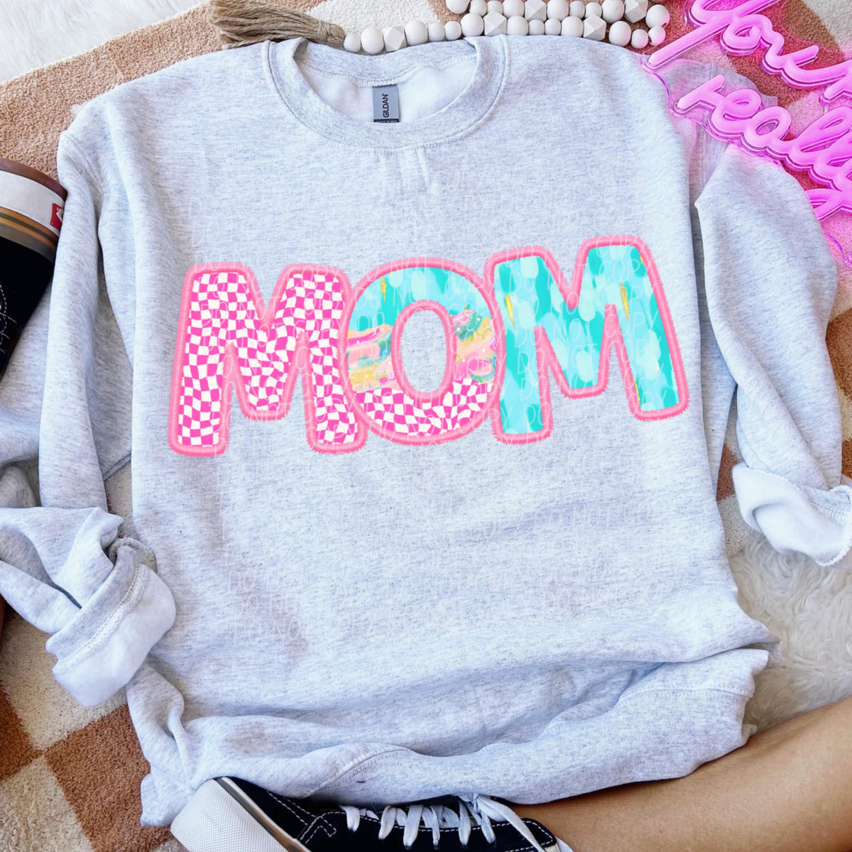 Mom pink checkered (CITY) 97054 DTF transfer