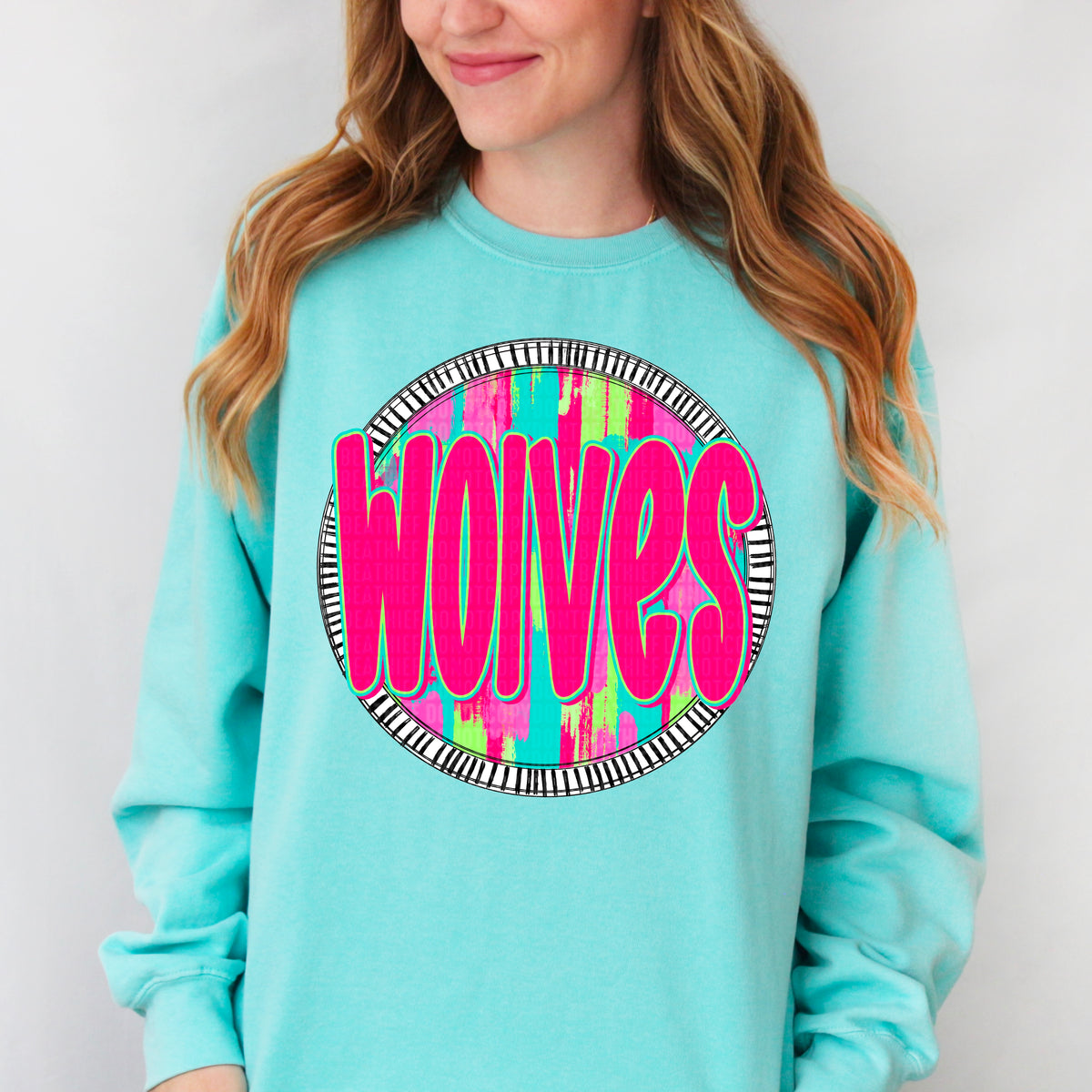 Wolves pink font circle 106208 DTF transfer