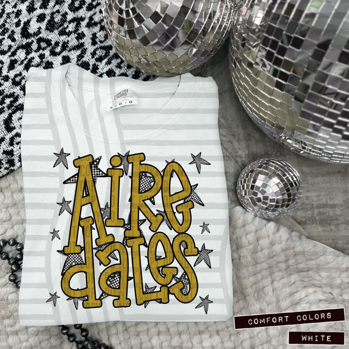 Gold Staggered Mascots (Caplinger)