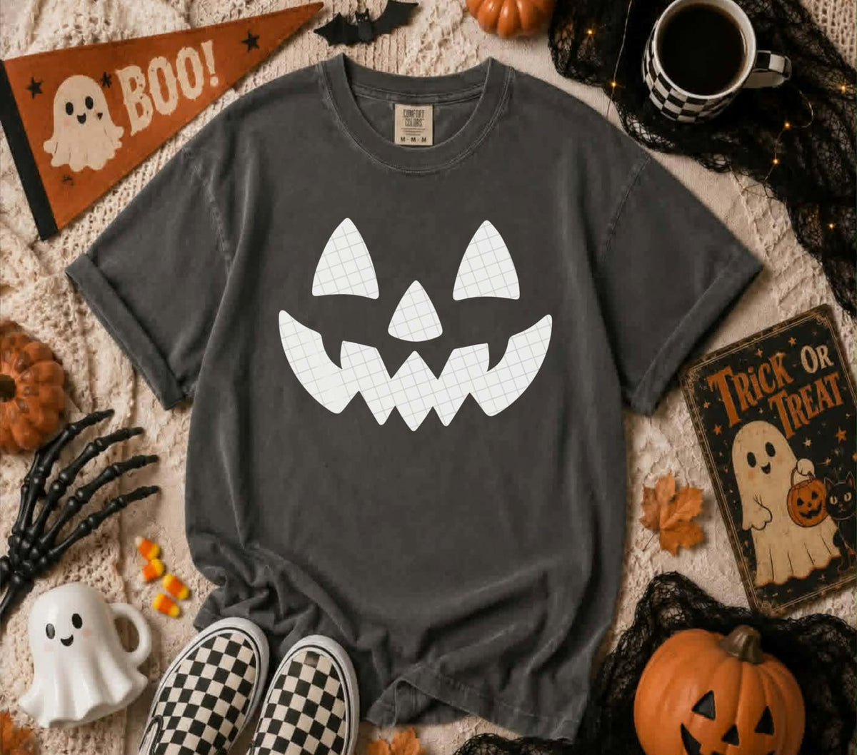 White solid pumpkin face outline (Linda) DTF Transfer
