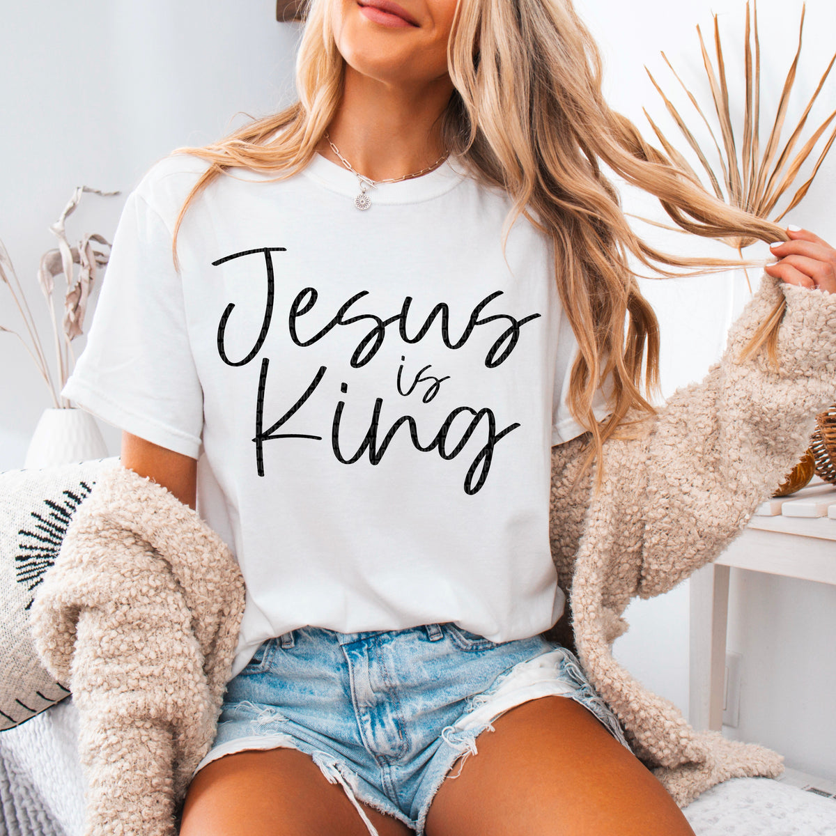 Jesus is king black font 93579 DTF transfer
