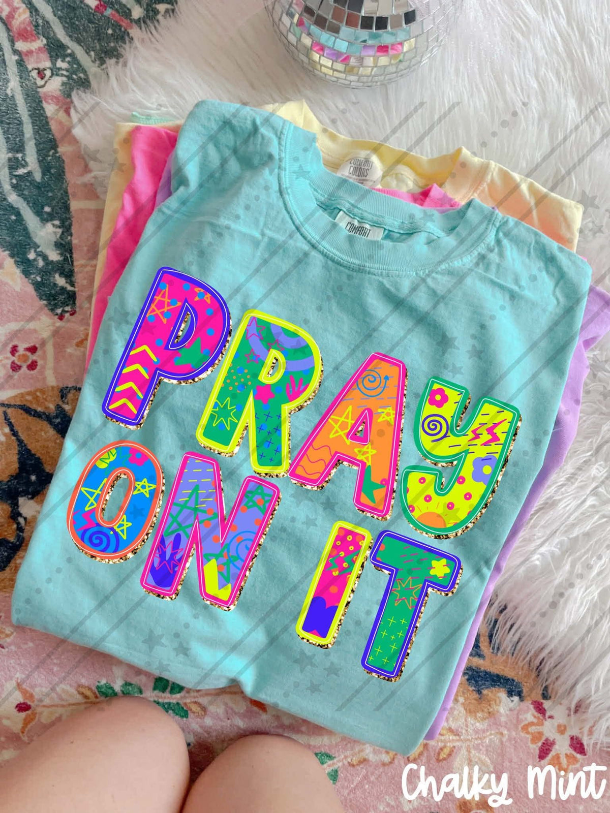 Pray on it neon outline (Carter) DTF