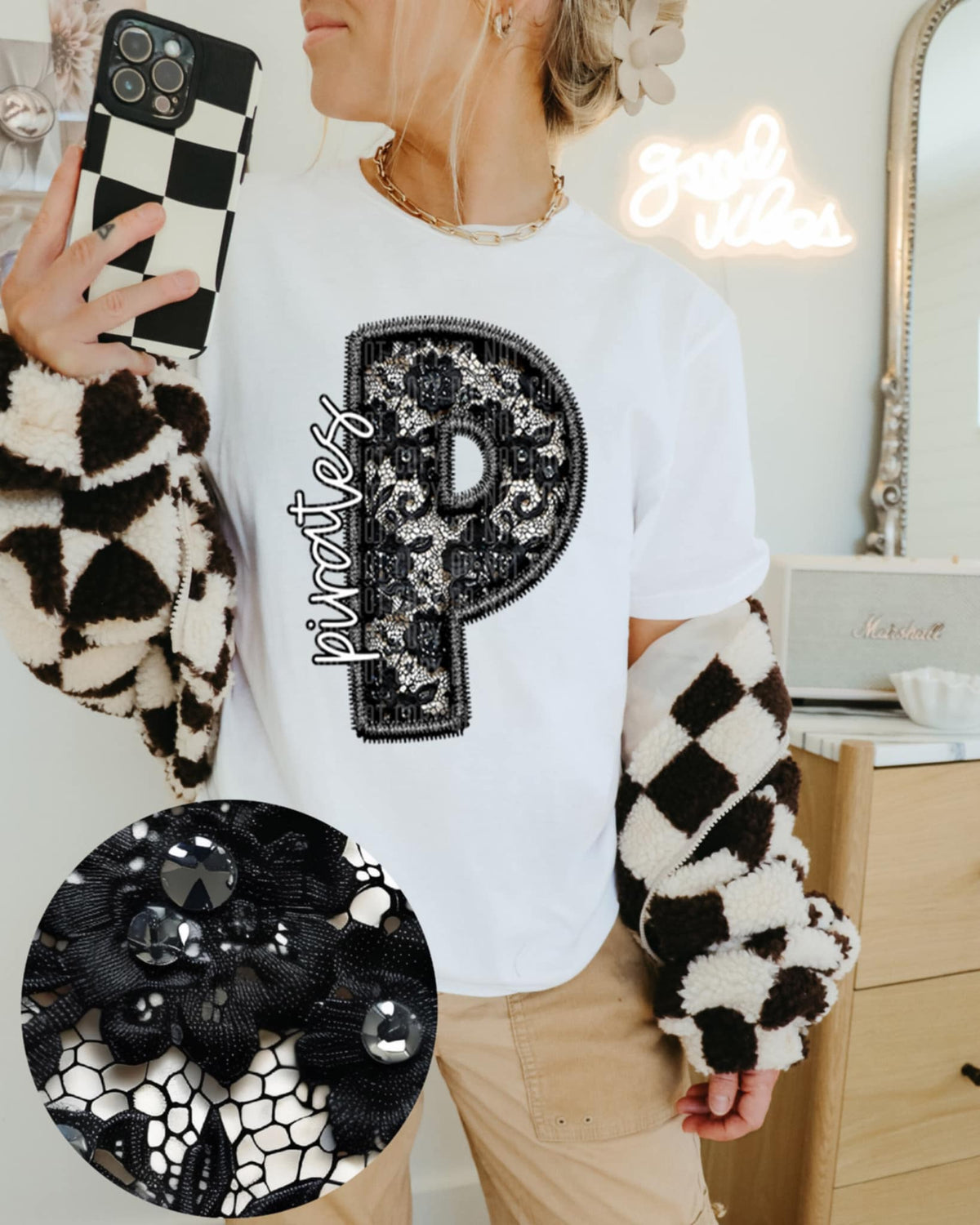 P pirates lace letter (Caplinger) 90162 DTF transfer