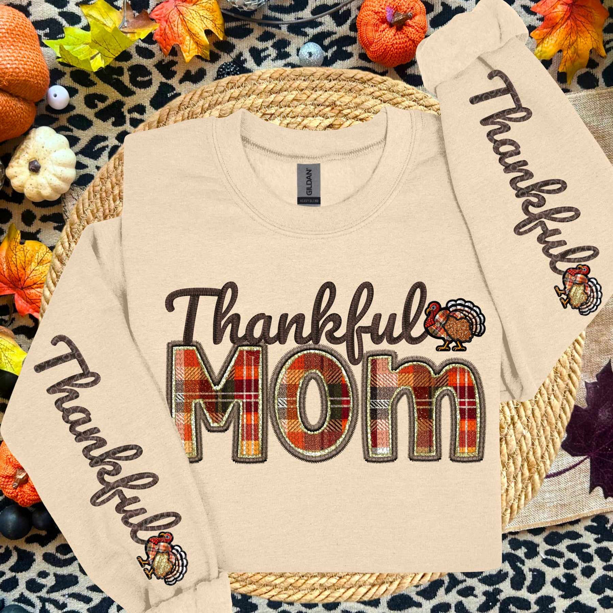 Thankful mom cursive and plaid FRONT (HW) 62501 DTF transfer