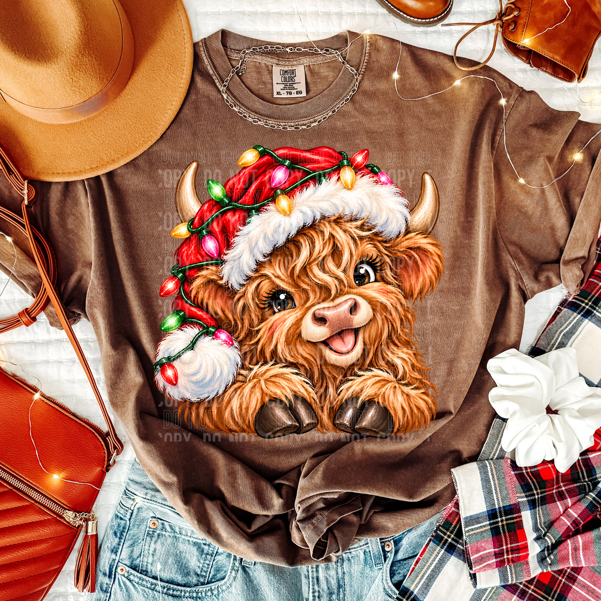 Highland cow faux painted with Christmas lights on hat (SBB) DTF Transfer