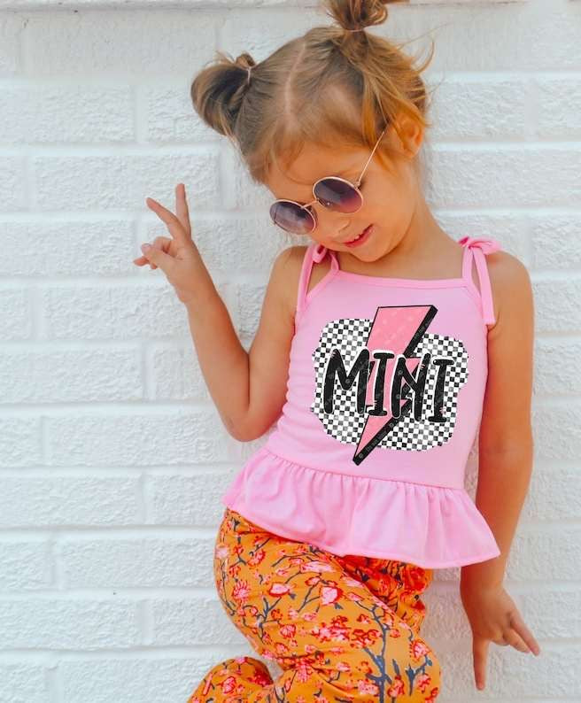 Mini checkered with pink lightning bolt 31690 DTF transfer