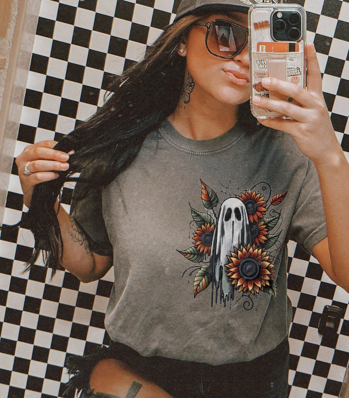 Ghost with leaves and 4 sunflowers 32767 DTF transfer