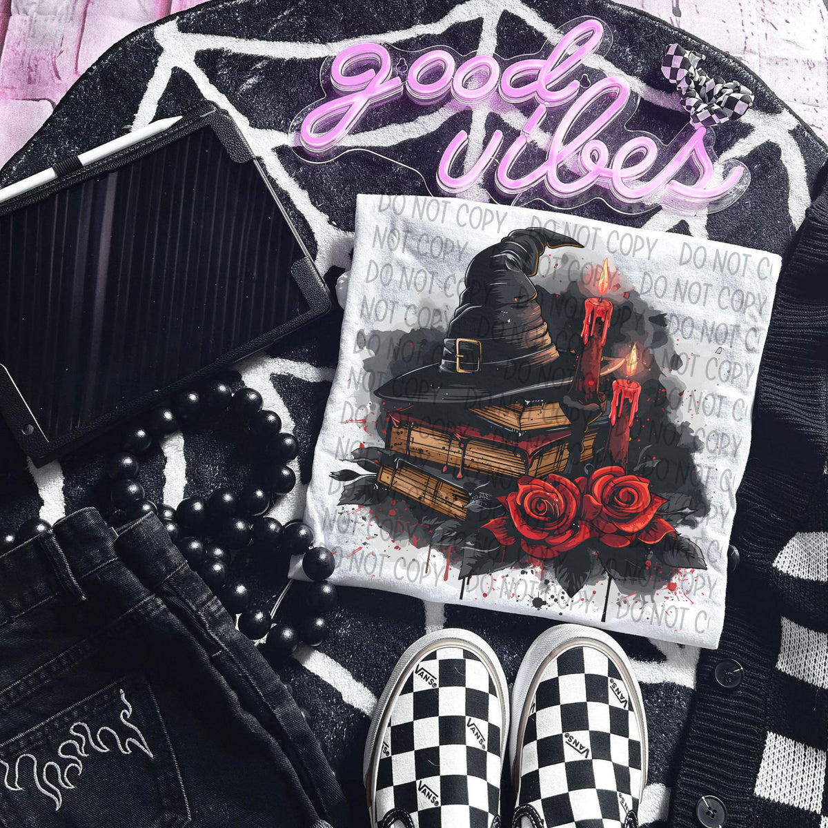 Witch hat on stack of books (SWD) 33082 DTF transfer
