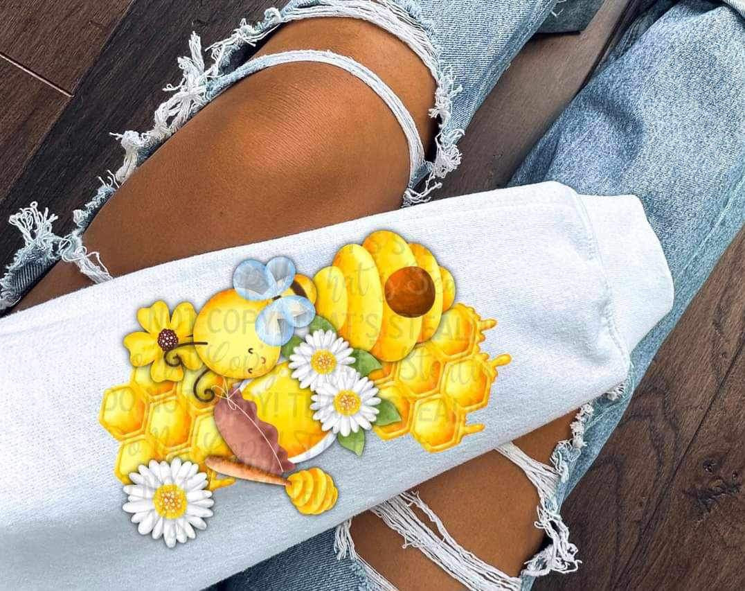 Bee with honey jar, honeycombs, and flowers SLEEVE 11601 DTF TRANSFER
