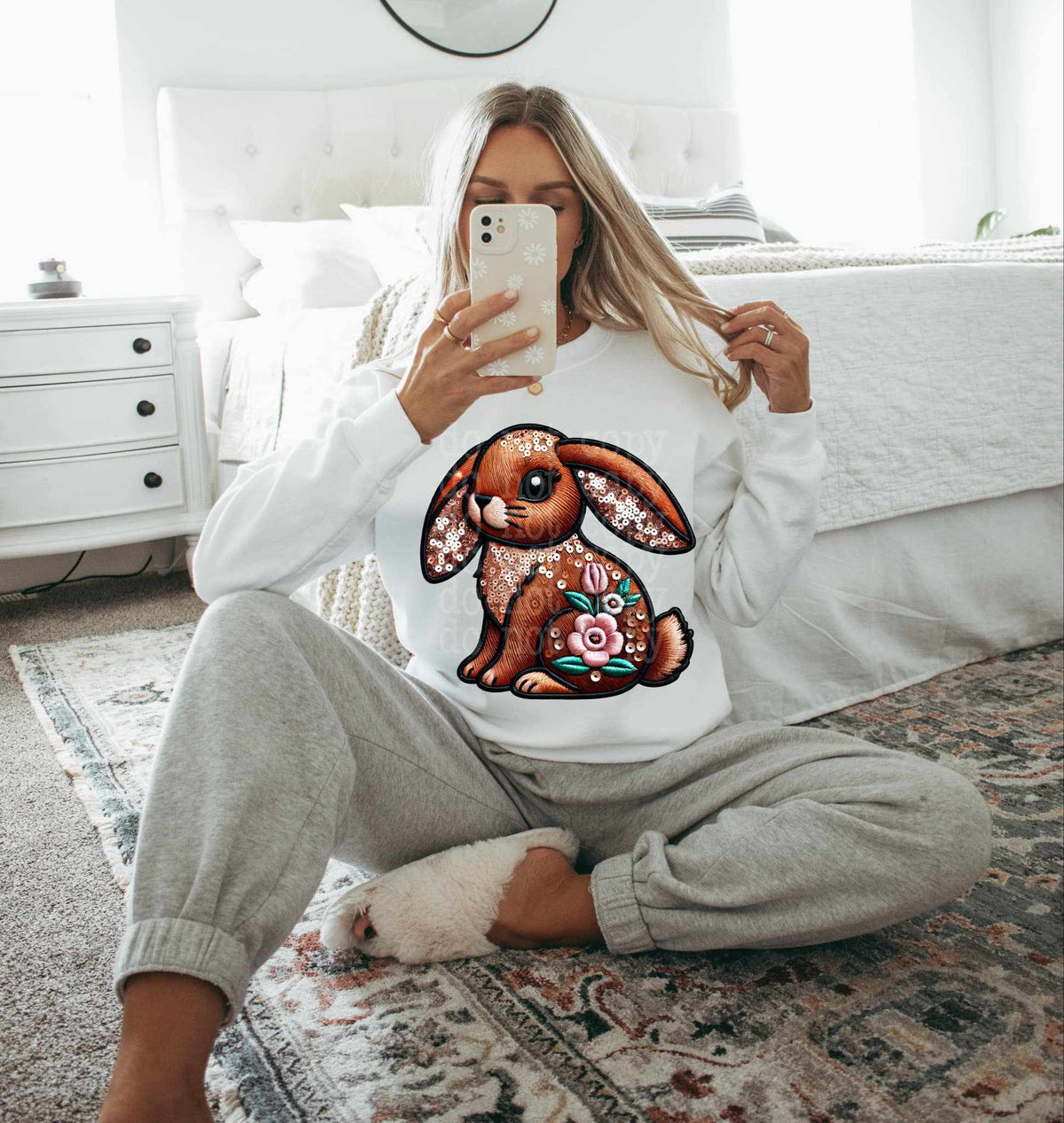 Bunny with embroidered pink flower (C’s) 84386 DTF transfer